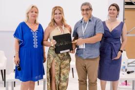 Marie Laure Bellon - CEO de Mode City - junto a los diseñadores de LULI FAMA y Taya de Reinies